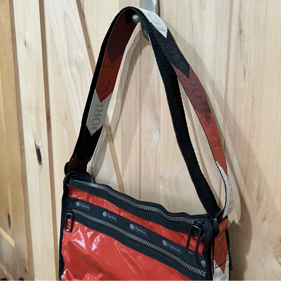 Lesportsac Deluxe Everyday Bag Messenger Bag Aztec Burnt Orange - Picture 7 of 16